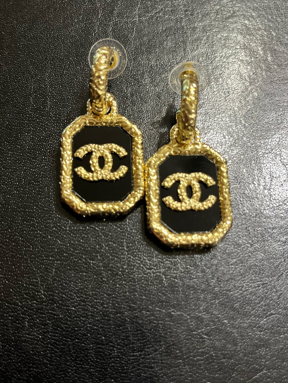 ChaneI Cruise 2023 Square Enamel Textured Gold Tone Letter Logo Earrings